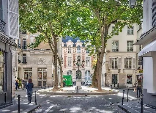 St Germain Des Pres - Odeon * Paris