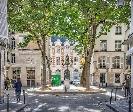 St Germain Des Pres - Odeon * Paris